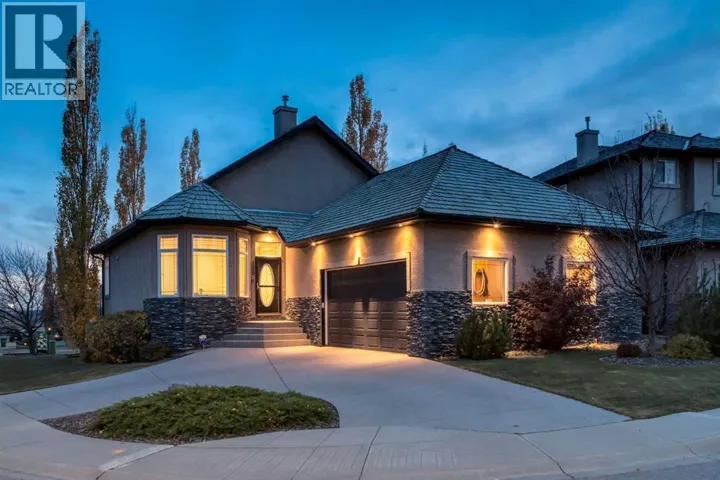 129 ROYAL Bay NW, Calgary, Alberta T3G5J6