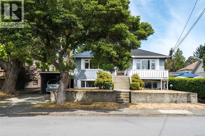 1790 Denman St, Victoria, British Columbia V8R1Y4