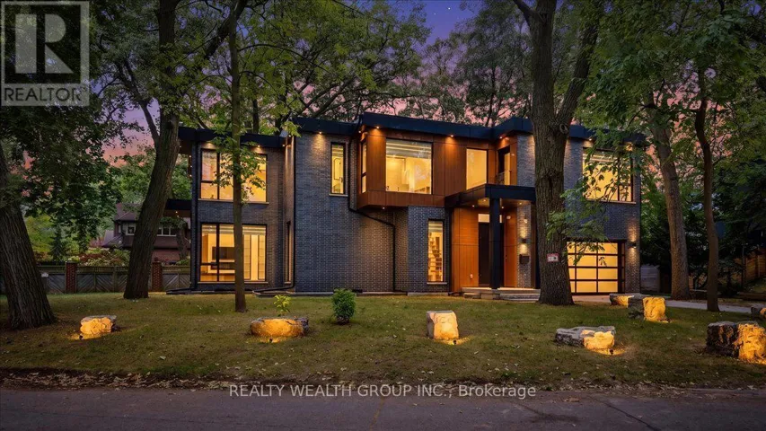 2 KINGSBURY CRESCENT, Toronto (Birchcliffe-Cliffside), Ontario M1N1E9