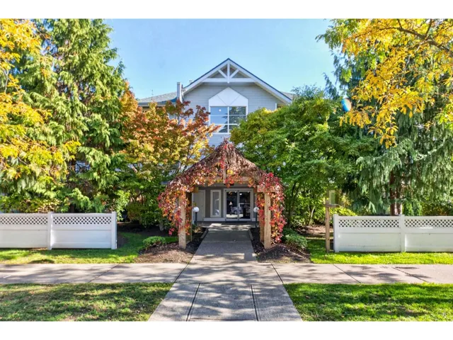 202 10130 139 STREET, Surrey, British Columbia V3T4L4
