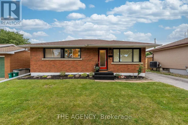 20 RIDGE POINT DRIVE, St. Catharines (Burleigh Hill), Ontario L2T2S9
