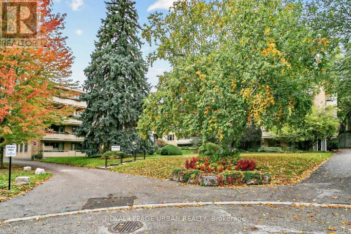17 - 8 CORINTH GARDENS, Toronto (Mount Pleasant East), Ontario M4P2N5