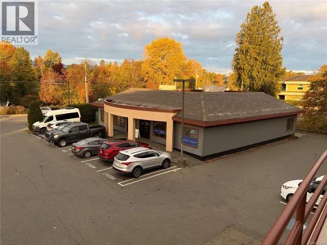 211C 750 Comox Rd, Courtenay, British Columbia V9N3P6