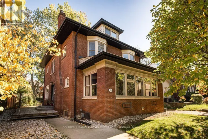 63 CHEDOKE AVENUE, Hamilton (Kirkendall), Ontario L8P4P2