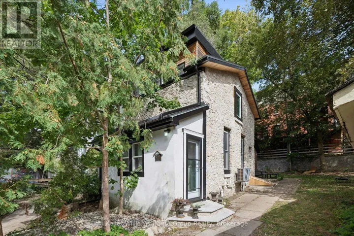 37 ARTHUR STREET N, Guelph (St. George's), Ontario N1E4T7