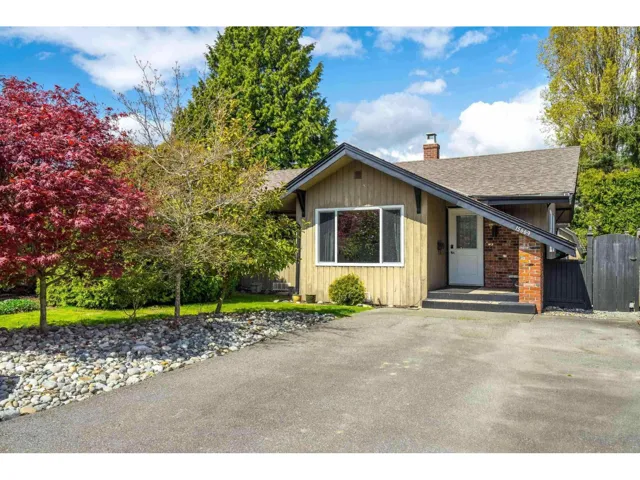 15669 20 AVENUE, Surrey, British Columbia V4A2A7