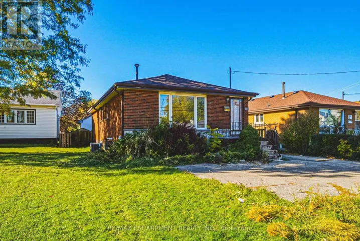 928 UPPER GAGE AVENUE, Hamilton (Berrisfield), Ontario L8V4K9