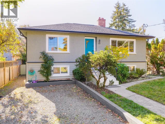 1451 Lang St, Victoria, British Columbia V8T2S6