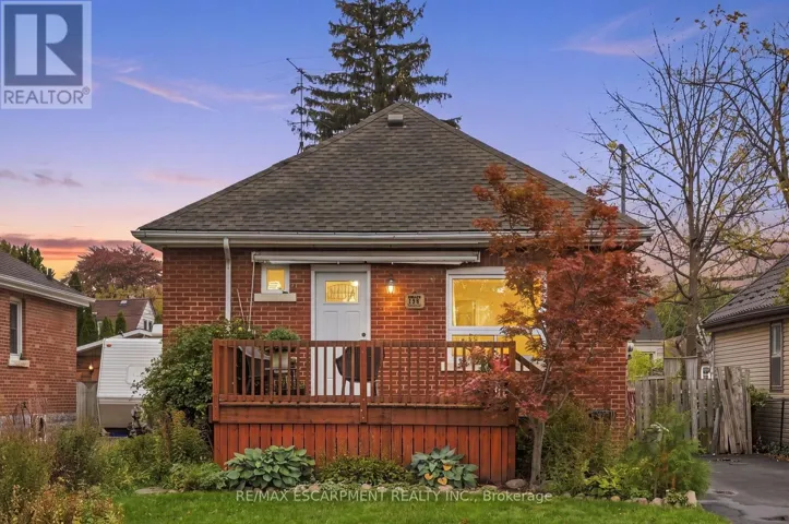 158 TOLTON AVENUE, Hamilton (Normanhurst), Ontario L8H5P1