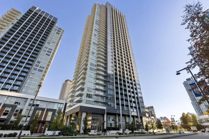 1002 10448 UNIVERSITY DRIVE, Surrey, British Columbia V3T0S7