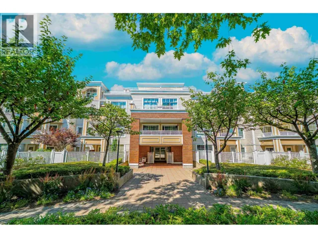211 7117 ANTRIM AVENUE, Burnaby, British Columbia V5J5K1