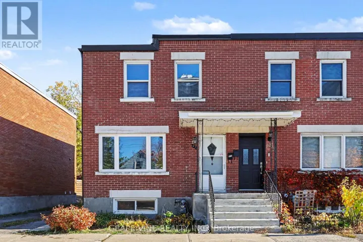 371 LAROUCHE STREET, Ottawa, Ontario K1L7L1