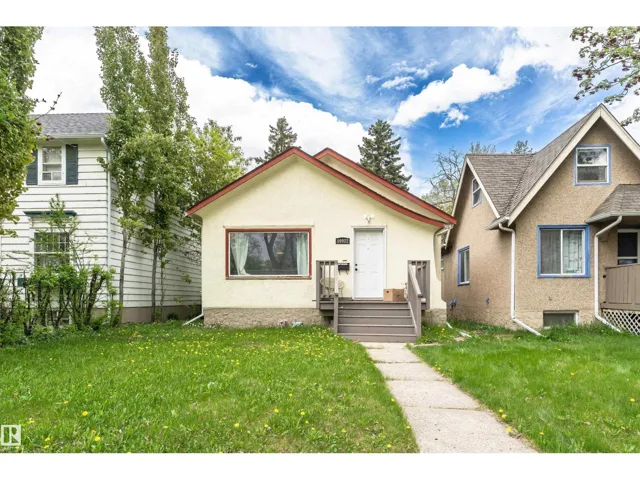 10922 84 AV NW, Edmonton, Alberta T6G0V4