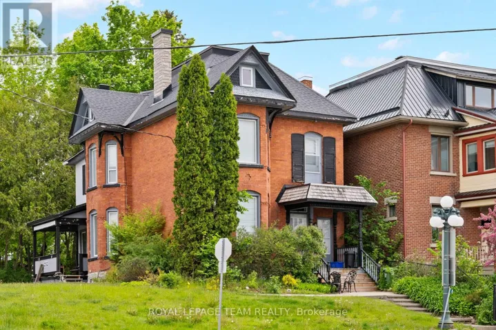422 DONALD B MUNRO DRIVE, Ottawa, Ontario K0A1L0