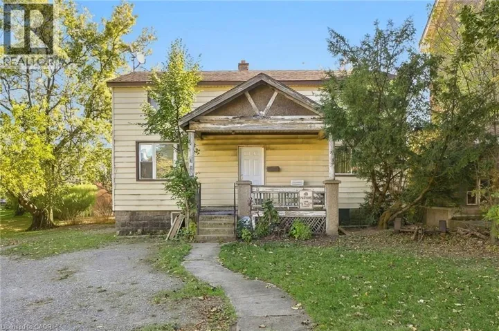 14 LONDON Street N, Hamilton, Ontario L8H4B3