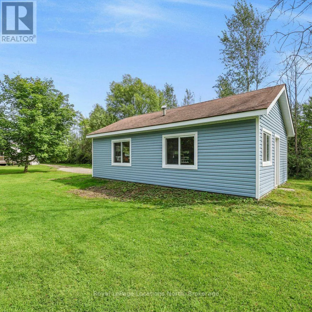 Virtually renovated Siding and decluttered Virtually renovated Siding and decluttered