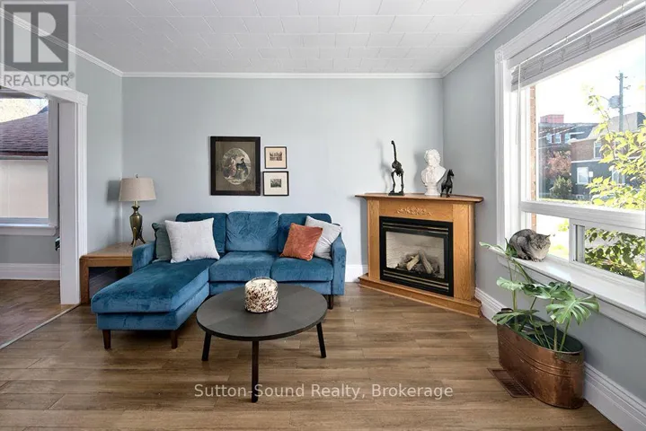 Living room with Gas Fireplace
