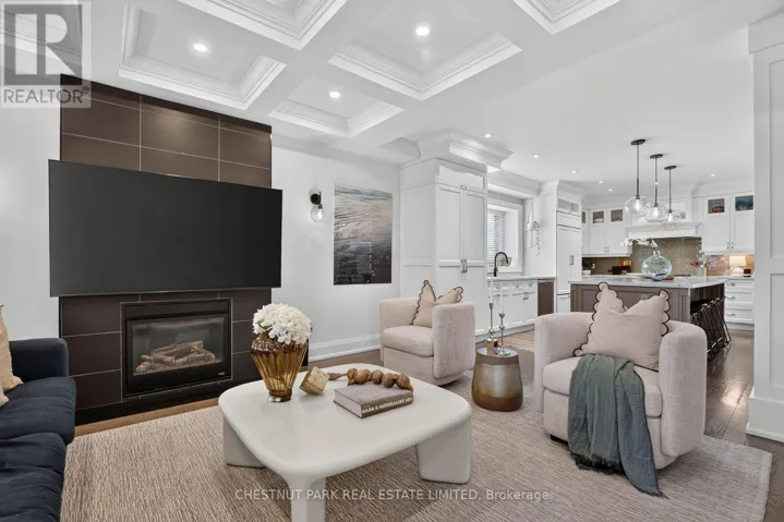 111 DIXON AVENUE, Toronto (The Beaches), Ontario M4L1N8