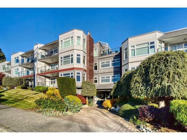 306 1220 FIR STREET, White Rock, British Columbia V4B4B1