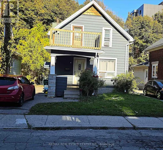 10 MARSHALL STREET, Waterloo, Ontario N2J2T2