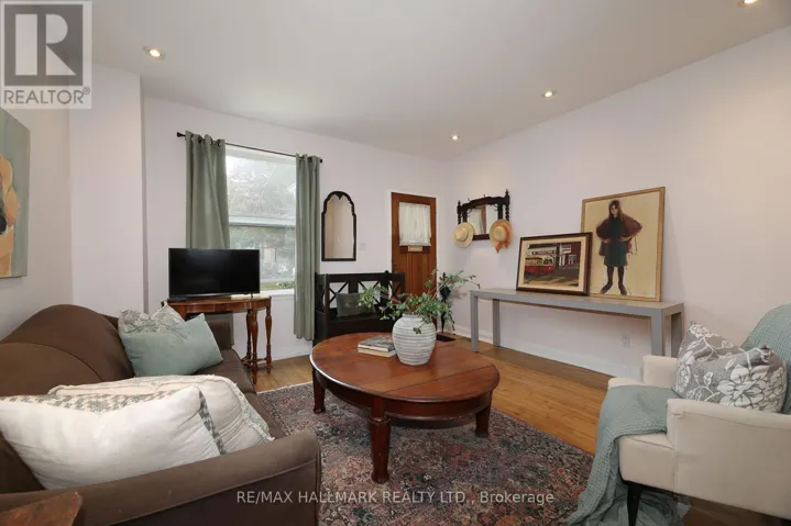 1 LOCKWOOD ROAD, Toronto (The Beaches), Ontario M4L3M7