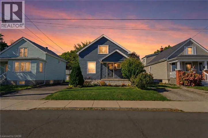 206 CRAIGROYSTON Road, Hamilton, Ontario L8K3K3