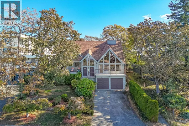878 Denford Cres, Saanich, British Columbia V8X4N1