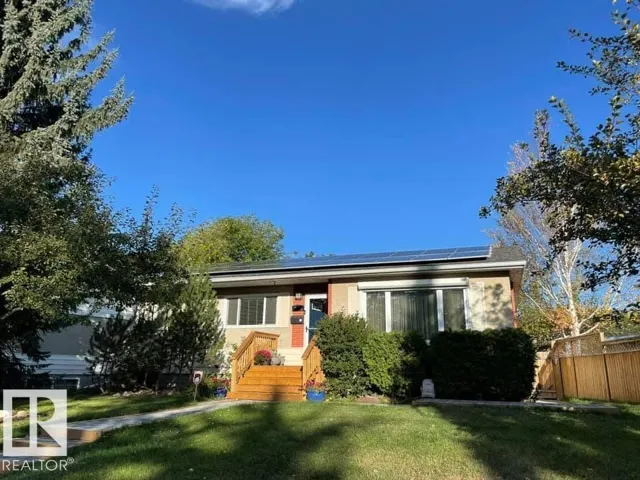 7704 102 AV NW NW, Edmonton, Alberta T6A0P4