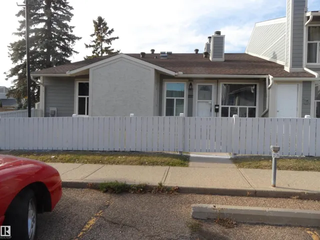 2332 151 AV NW, Edmonton, Alberta T5Y2L1