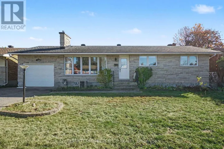 18 KINGSBURY AVENUE, Ottawa, Ontario K2G3E6