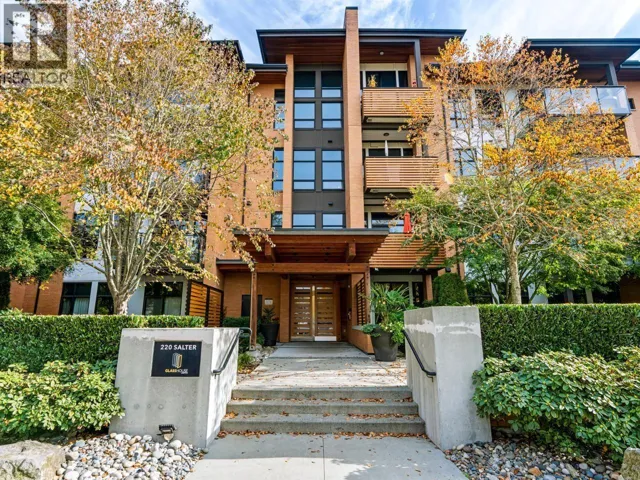 212 220 SALTER STREET, New Westminster, British Columbia V3M0H4