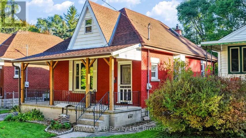 176 STERLING STREET, London East (East C), Ontario N5Y1Z2