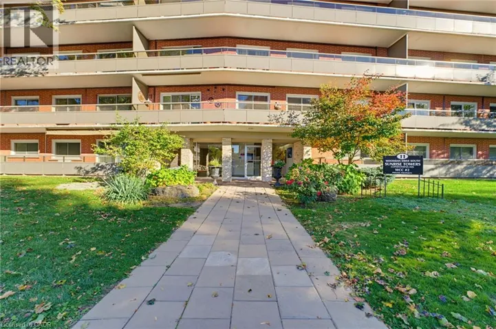 11 WOODMAN Drive S Unit# 210, Hamilton, Ontario L8K4E3
