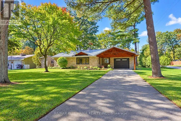 10138 EDMONDS BOULEVARD, Lambton Shores (Grand Bend), Ontario N0M1T0