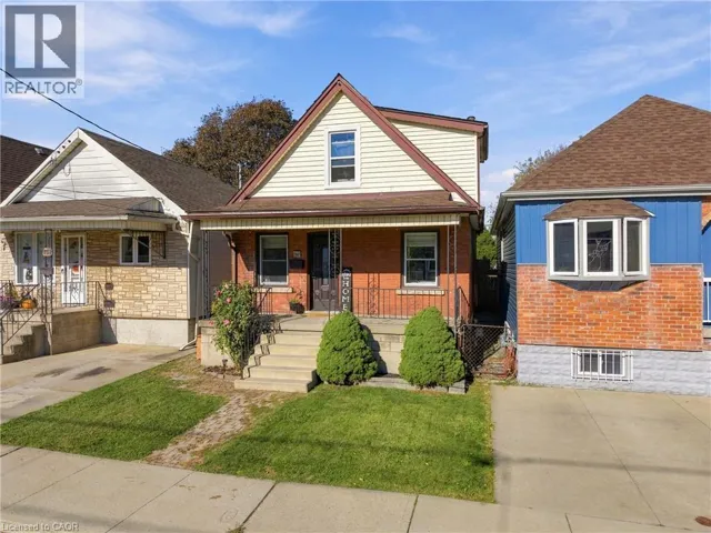 153 ALBANY Avenue, Hamilton, Ontario L8H2H7