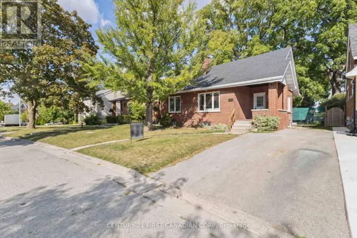 MAIN - 122 WINDSOR CRESCENT, London South (South F), Ontario N6C1V8