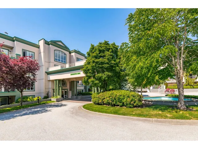 101 13860 70 AVENUE, Surrey, British Columbia V3W0S1