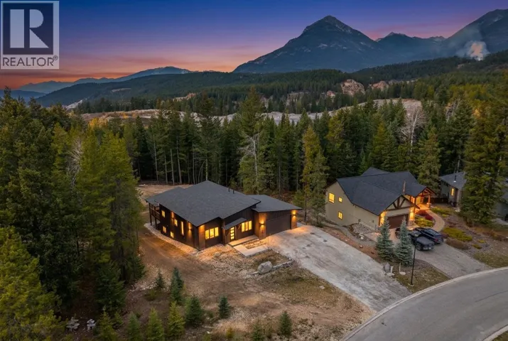 1545 Quartz Crescent, Golden, British Columbia V0A1H3
