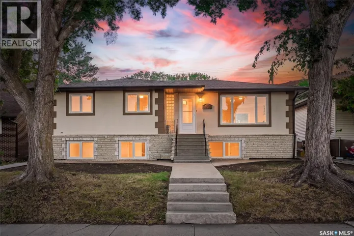 517 O AVENUE N, Saskatoon, Saskatchewan S7L2V4