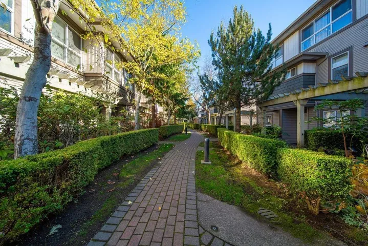 39 15353 100 AVENUE, Surrey, British Columbia V3R3S6