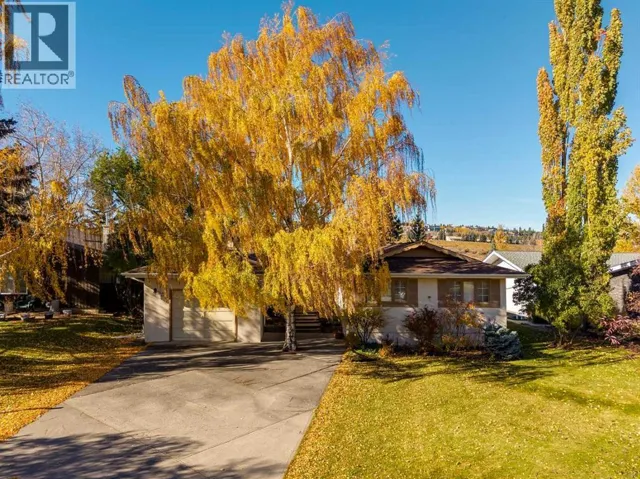 339 Wildwood Drive SW, Calgary, Alberta T3C3E4