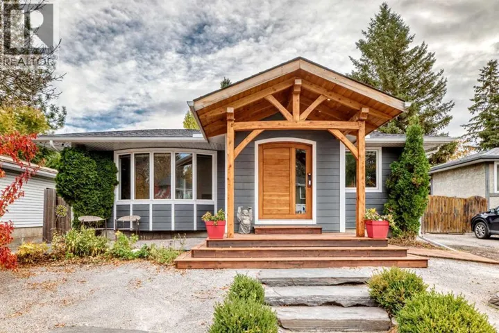 448 Cantrell Drive SW, Calgary, Alberta T2W2K7