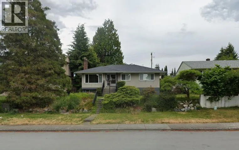 6127 BUCHANAN STREET, Burnaby, British Columbia V5B2S4