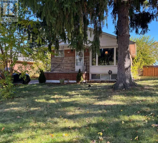 17 CARWYN CRESCENT, Hamilton (Ainslie Wood), Ontario L8S3H3