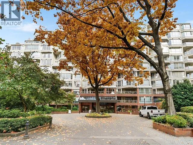 618 518 MOBERLY ROAD, Vancouver, British Columbia V5Z4G3