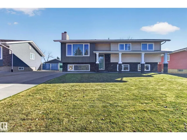 1127 68 St NW, Edmonton, Alberta T6K3K3