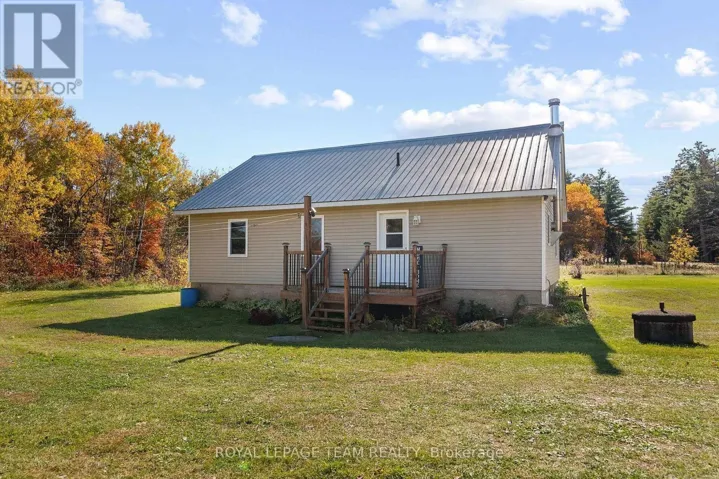 16 ROYAL PINES ROAD, North Algona Wilberforce, Ontario K0J1T0