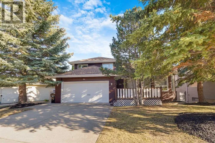 84 Strathlorne Crescent SW, Calgary, Alberta T3H1M8