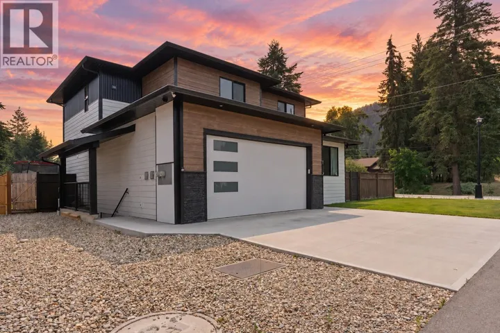 1441 20 Avenue SE Unit# 1, Salmon Arm, British Columbia V1E2M9