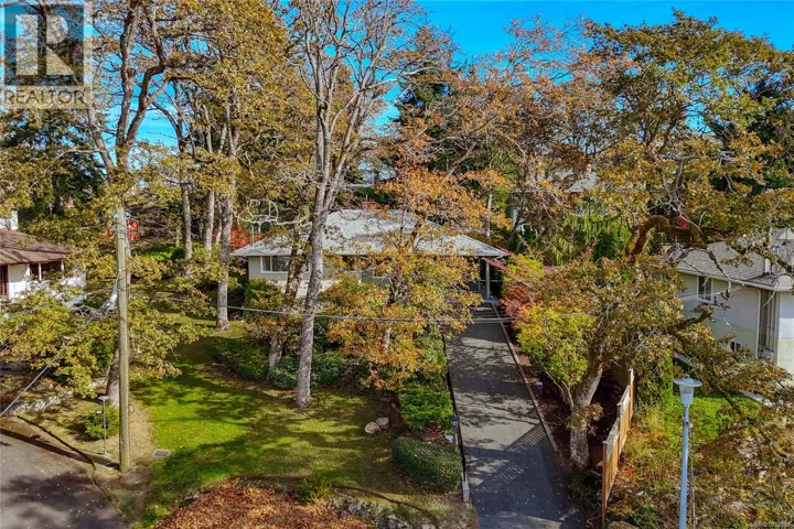 1287 Filmer Rd, Saanich, British Columbia V8P1W5